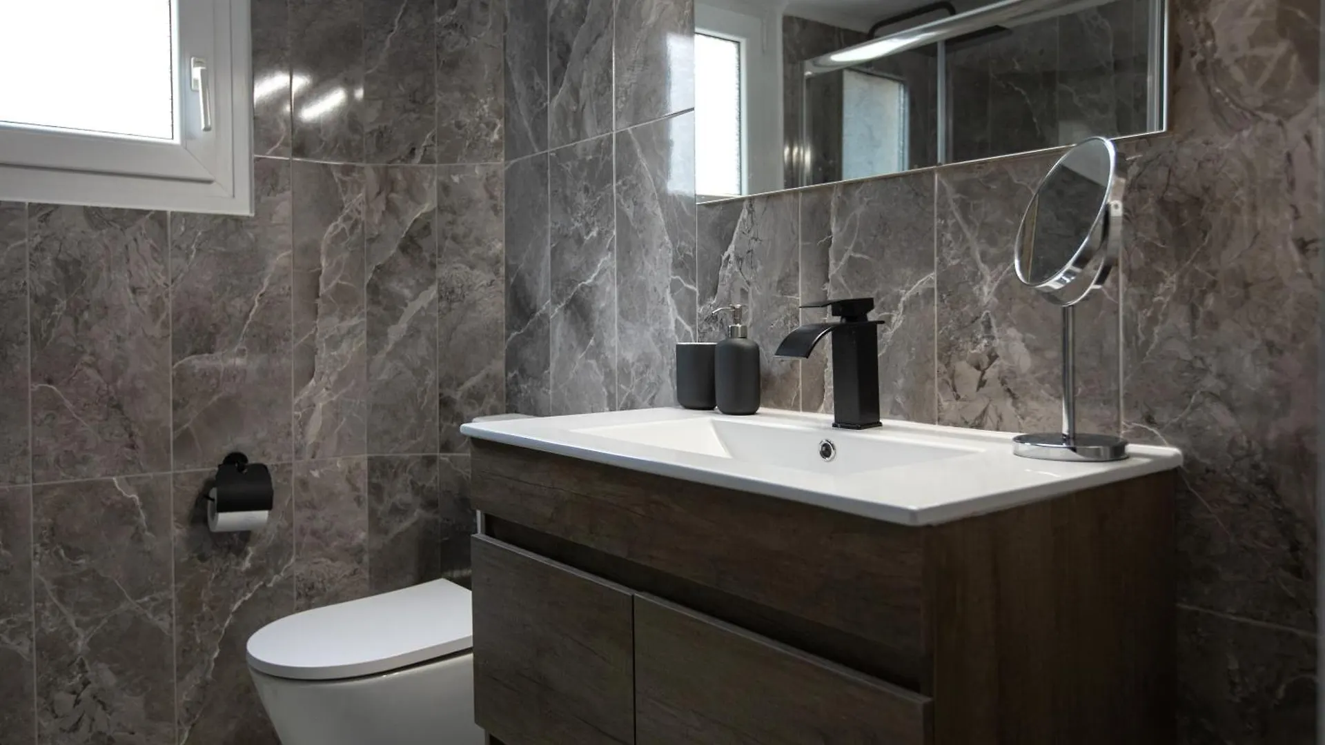 Aristotelous Family & Friends Two Bedrooms & Two Living Rooms Apt Thessaloniki 0*,  Greece