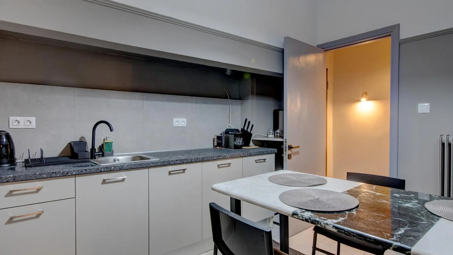 Aristotelous Family & Friends Two Bedrooms & Two Living Rooms Apt Thessaloniki